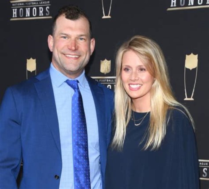 Joe Thomas Net Worth | Celebrity Net Worth