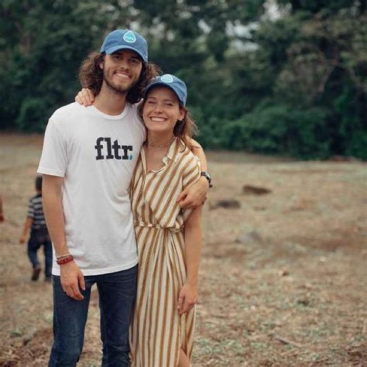 John Luke Robertson Height, Weight, Age, Wife, Children