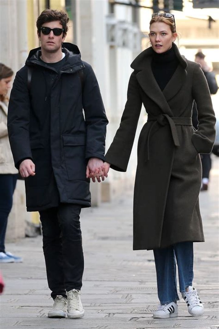 Joshua Kushner Height, Weight, Age, Spouse, Family, Facts, Biography