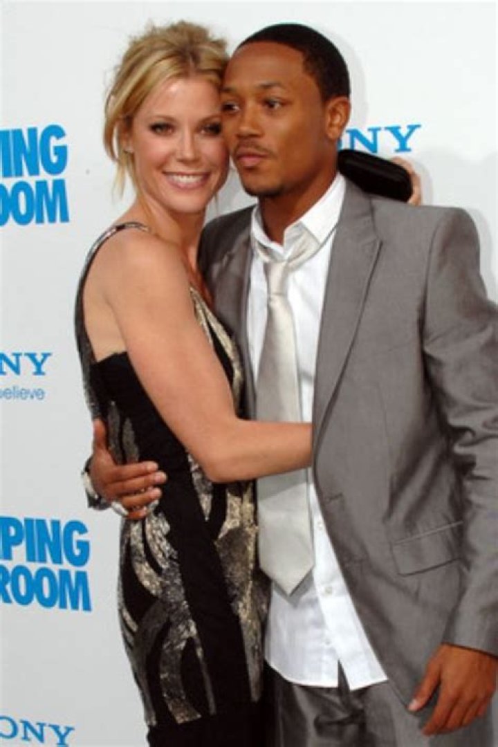 Julie Bowen’s Boyfriend In 2 Husband, Rumors With Lil Romeo!