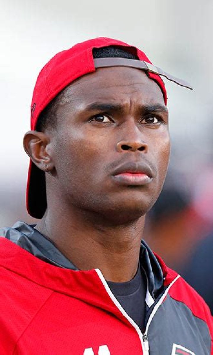 Julio Jones Celebrity Profile – Hollywood Life