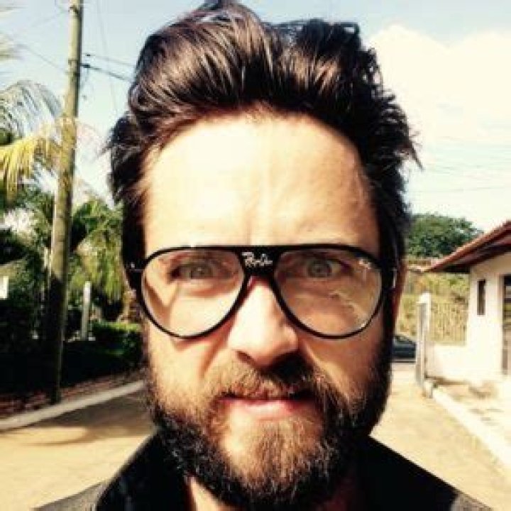 Justin Chatwin Height, Weight, Age, Girlfriend, Family, Facts, Biography