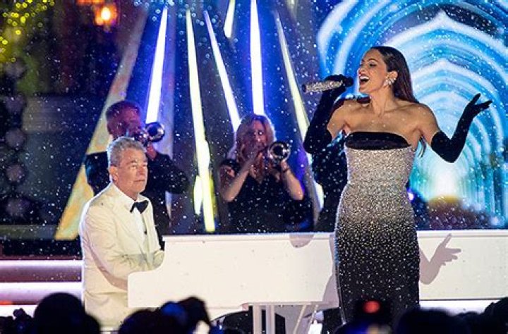 Katharine McPhee Stuns During Disney Holiday Special With David Foster – Hollywood Life