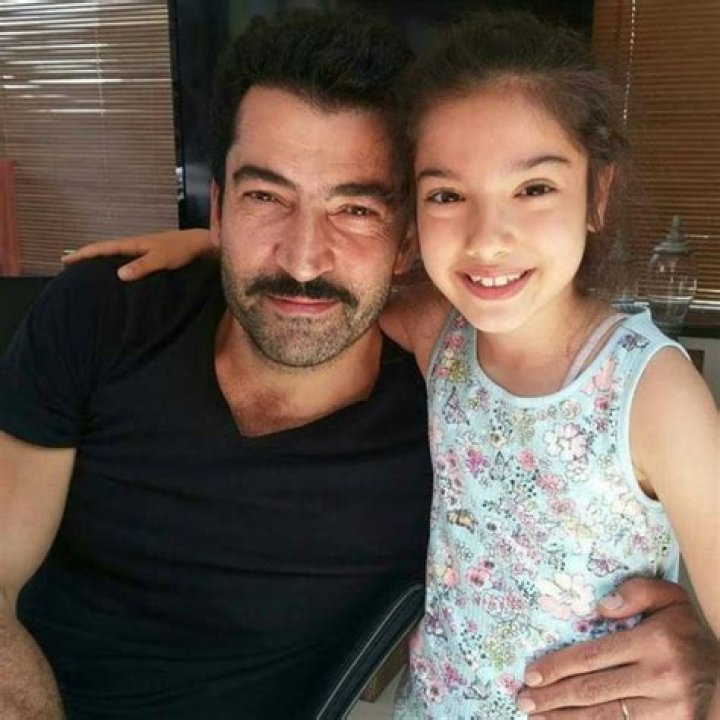Kenan İmirzalıoğlu Height, Weight, Age, Spouse, Family, Facts, Biography