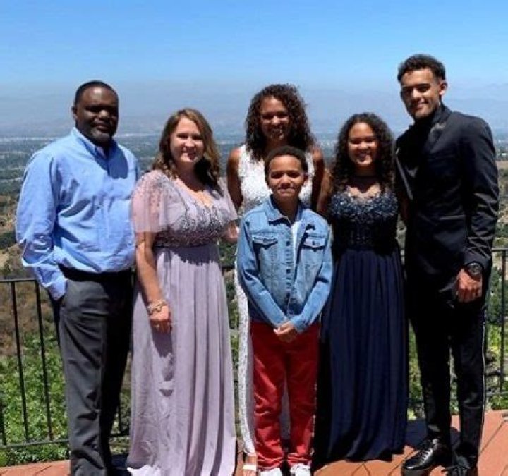 Kit Young Height, Weight, Age, Girlfriend, Biography, Family, Facts