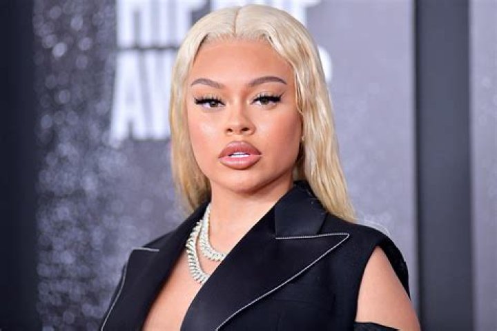 Latto Lists Her Underwear On Ebay To Clap Back At Style Troll – Hollywood Life