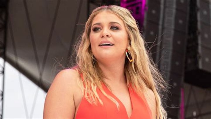 Lauren Alaina’s Dolly Parton Playboy Bunny Halloween Costume – Photo – Hollywood Life