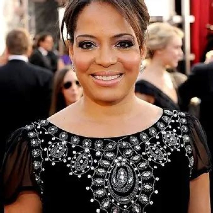 Lauren Vélez Net Worth | Celebrity Net Worth