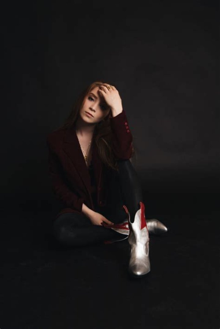 Lauren Weintraub Sings What Every Girl is Thinking Post-Breakup in “She’s Mine” (Listen) – Celeb Secrets