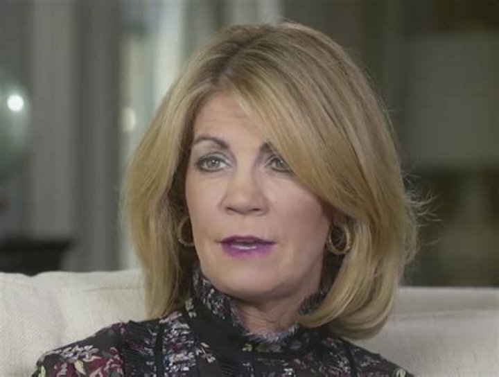Laurie Luhn — SEE PICS!