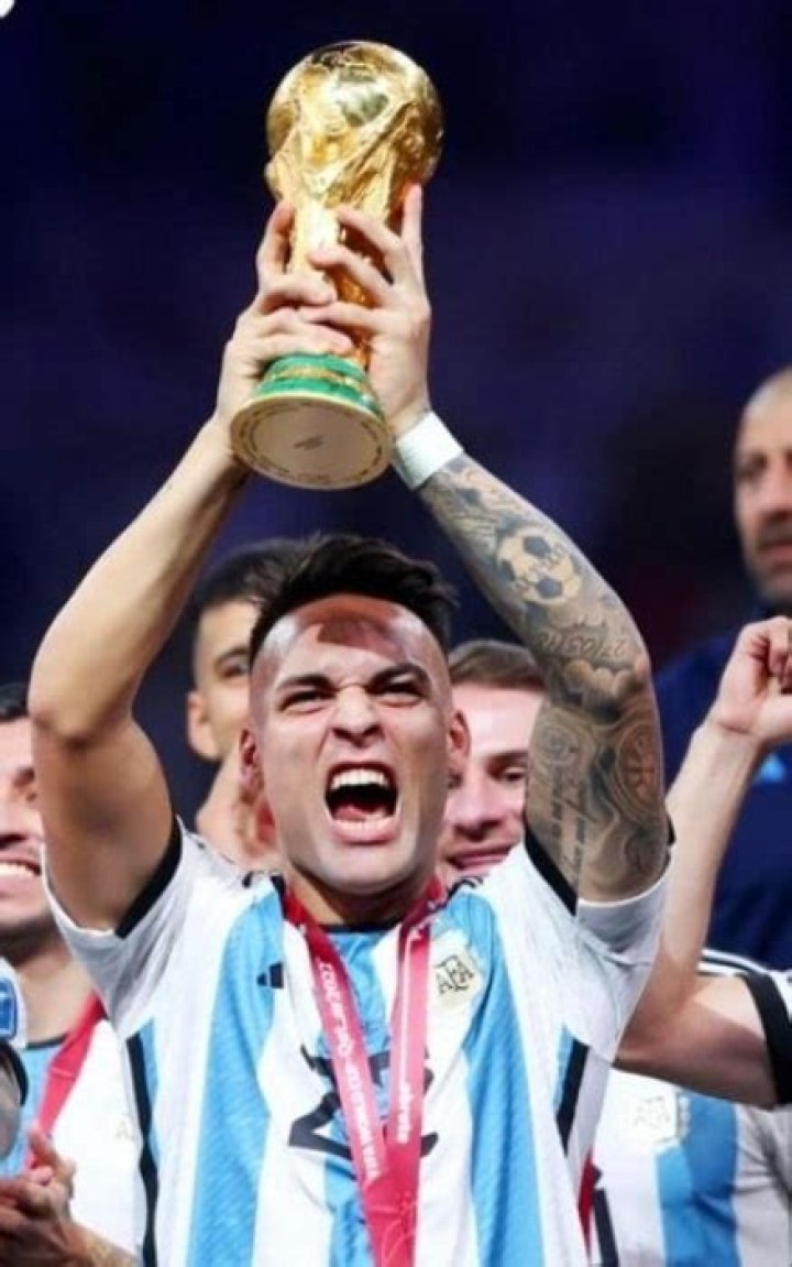 Lautaro Martínez Height, Weight, Age, Family, Girlfriend, Biography