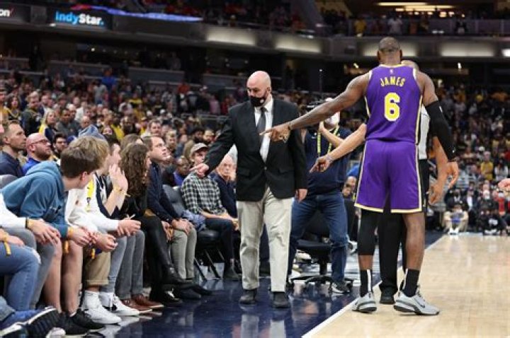 LeBron James Mocks ‘Courtside Karen’ Who Was Kicked Out Of Game After Heckling Him