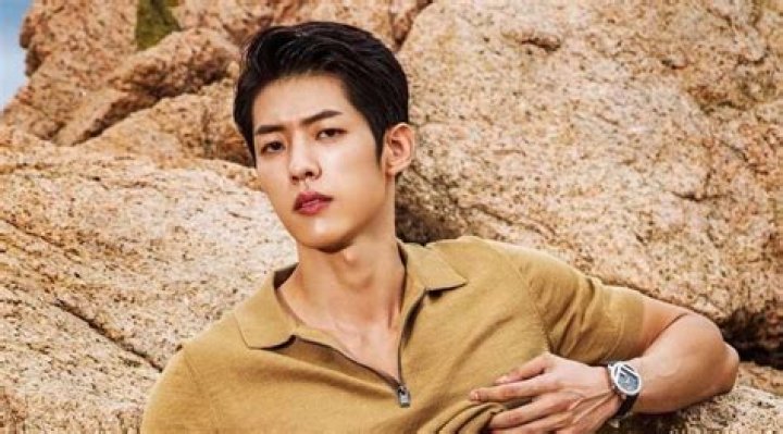 Lee Sung-yeol - Bio, Age, siblings, height, Wiki, Facts and Family