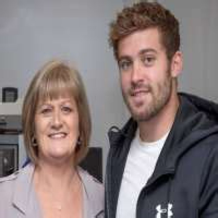 Leigh Halfpenny Height, Weight, Net Worth, Age, Birthday, Wikipedia, Who, Instagram, Biography