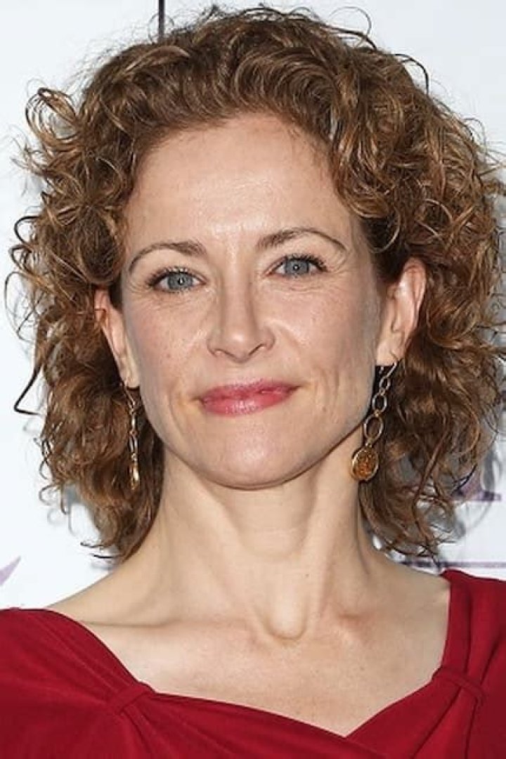 Leslie Hope - Bio, Age, Wiki, Facts and Family