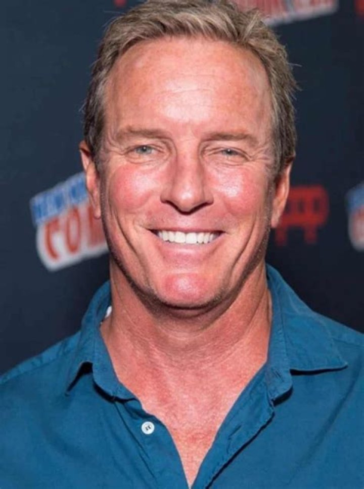 Linden Ashby - Bio, Age, height, weight, Wiki, Facts and Family