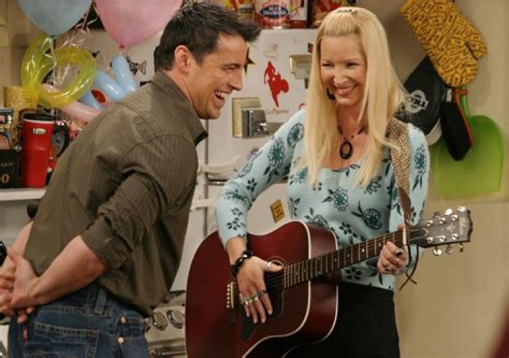 Lisa Kudrow Says ‘Friends’ Cast Already ‘Pre-Shot’ Reunion Scenes: It’s Going To ‘Be Great’