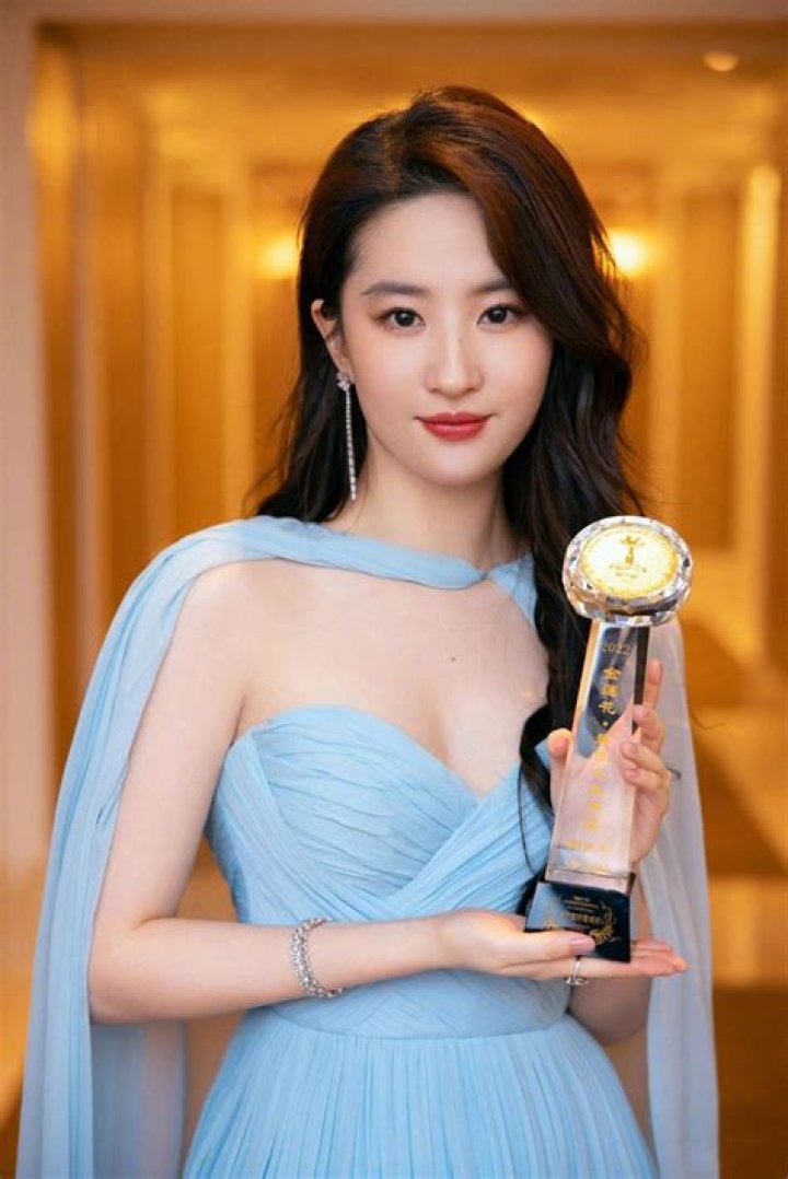 Liu Yifei — PICS