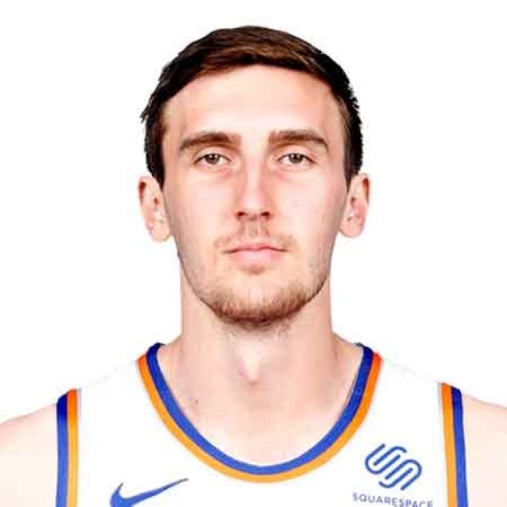 Luke Kornet, Biography, wiki, salary, net worth, contract, market worth, NBA, Personal life