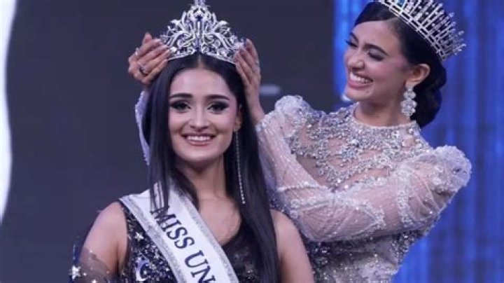 Manika Height, Weight, Age, Body Statistics