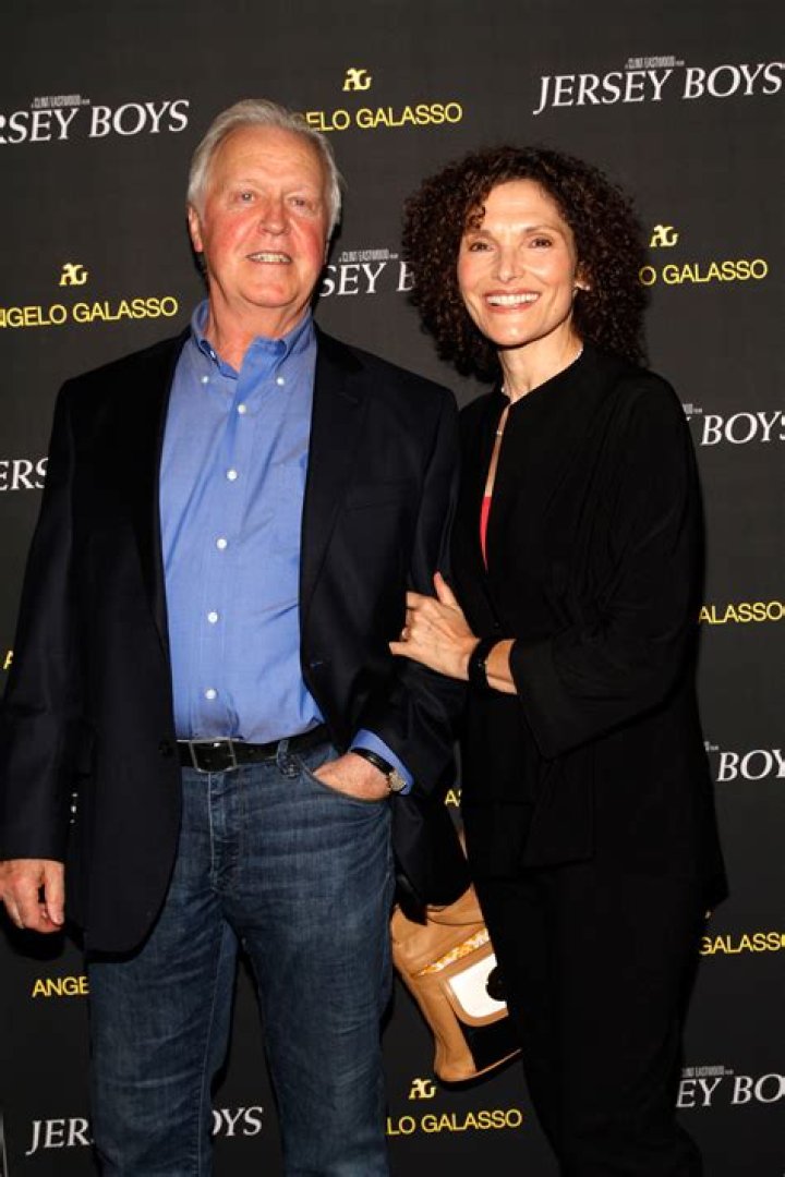 Mary Elizabeth Mastrantonio - Bio, Age, Wiki, Facts and Family