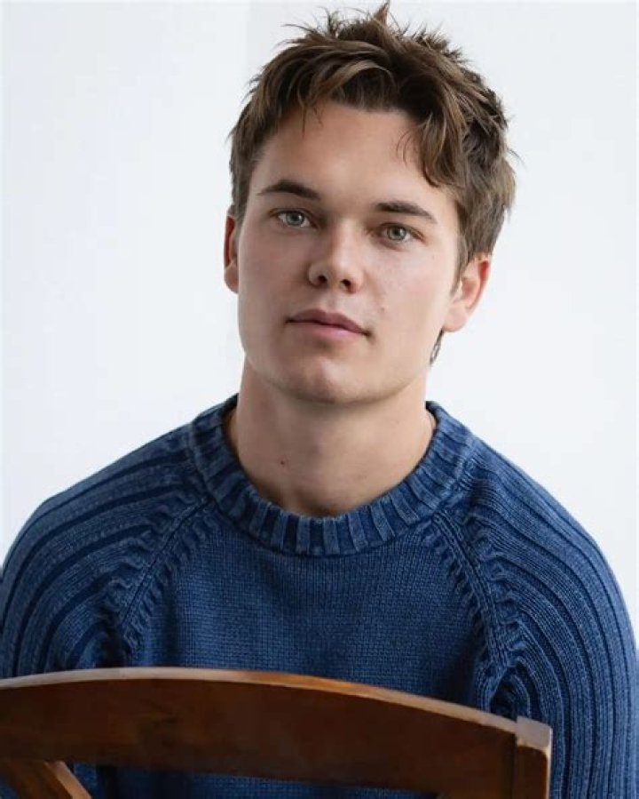 Mason Vale Cotton - Bio, Age, siblings, Wiki, Facts and Family