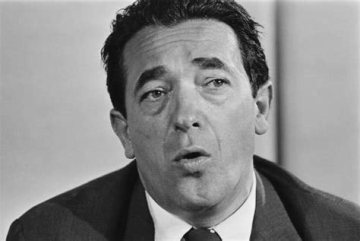 Maxwell Net Worth | Celebrity Net Worth