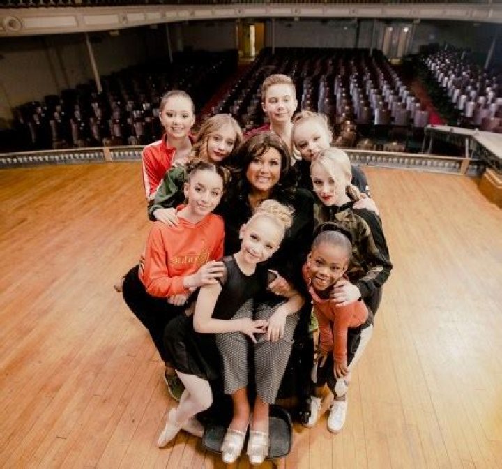 Meet The New Dancers – Hollywood Life