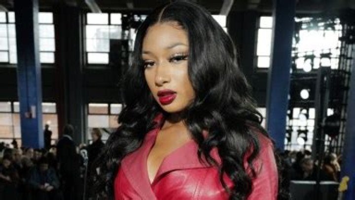 Megan Thee Stallion Slammed For Friendships With Both Kylie & Jordyn – Hollywood Life