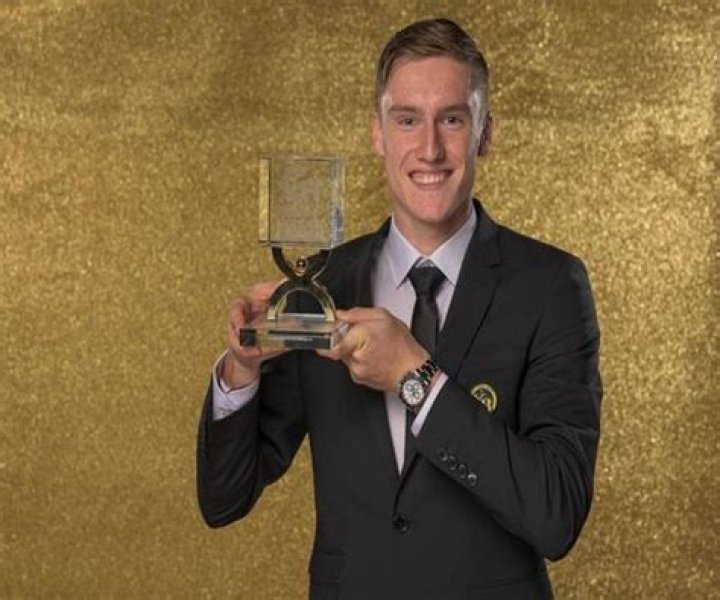 Michel Aebischer Bio, Age, Net Worth, Salary, Market Value, Stats, Transfer, Number, & Dating