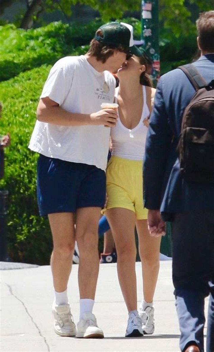 Millie Bobby Brown Kisses Boyfriend Jake Bongiovi In Bikini: Photos – Hollywood Life