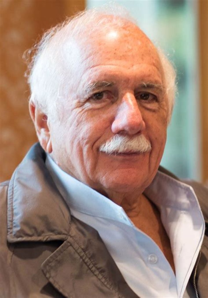 Moshe Safdie - Bio, Age, Wiki, Facts and Family
