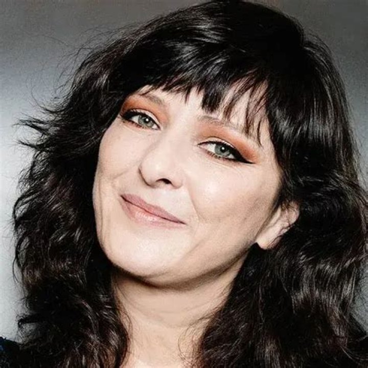 Natasha Denona (artist) - Wikipedia, Age, Net Worth, Biography , Spotify, TikTok, Facebook, Facts and Family