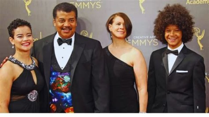 Neil deGrasse Tyson - Bio, Age, net worth, height, Wiki, Facts and Family