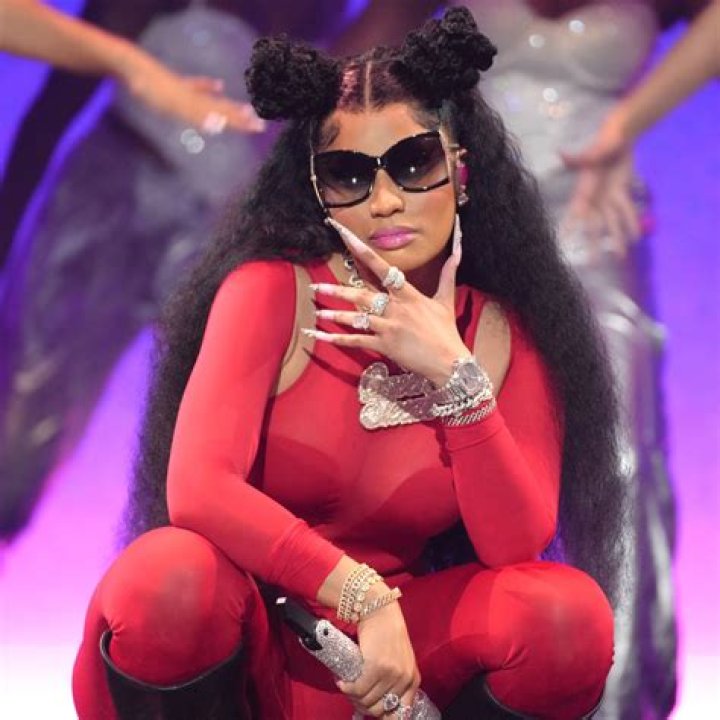 Nicki Minaj Teases An Urgent Announcement On Twitter – Celeb Secrets