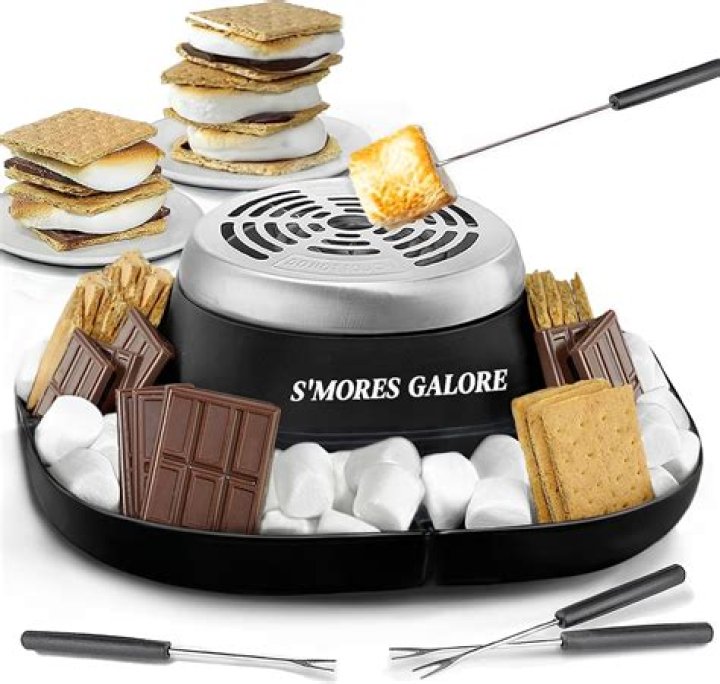 Over 5,600 People Swear By This S’mores Maker That’s A Great Christmas Present For Under $50