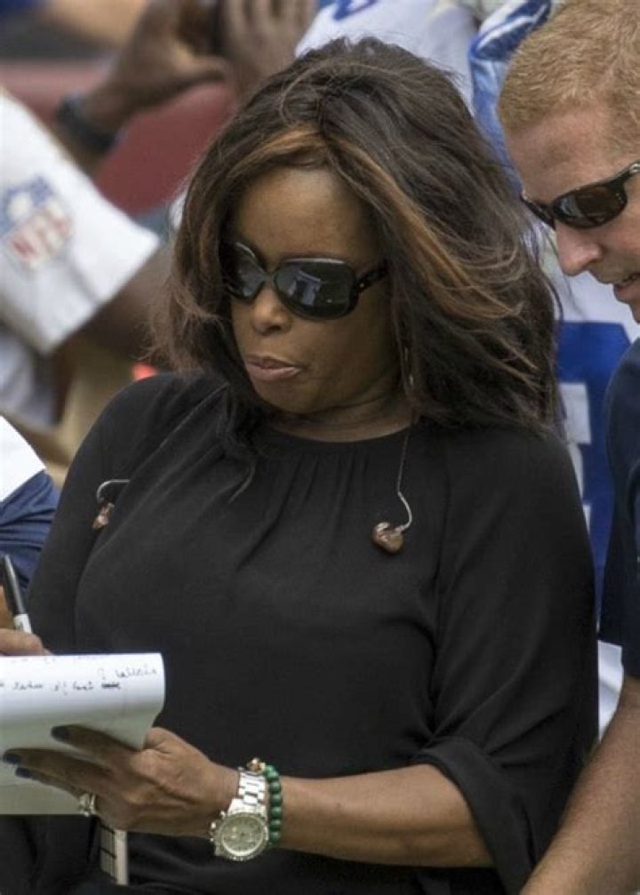 Pam Oliver Height, Weight, Age, Spouse, Family, Facts, Biography