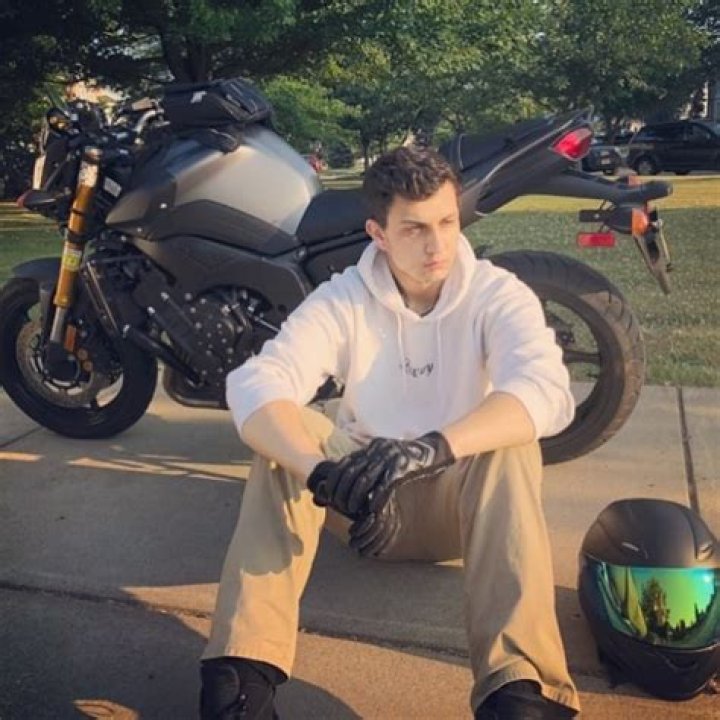 Parker Hajiaskari Height, Weight, Age, Girlfriend, Facts, Biography