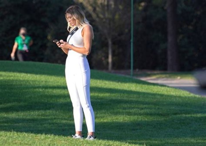 Paulina Gretzky’s Hottest Photos – Hollywood Life