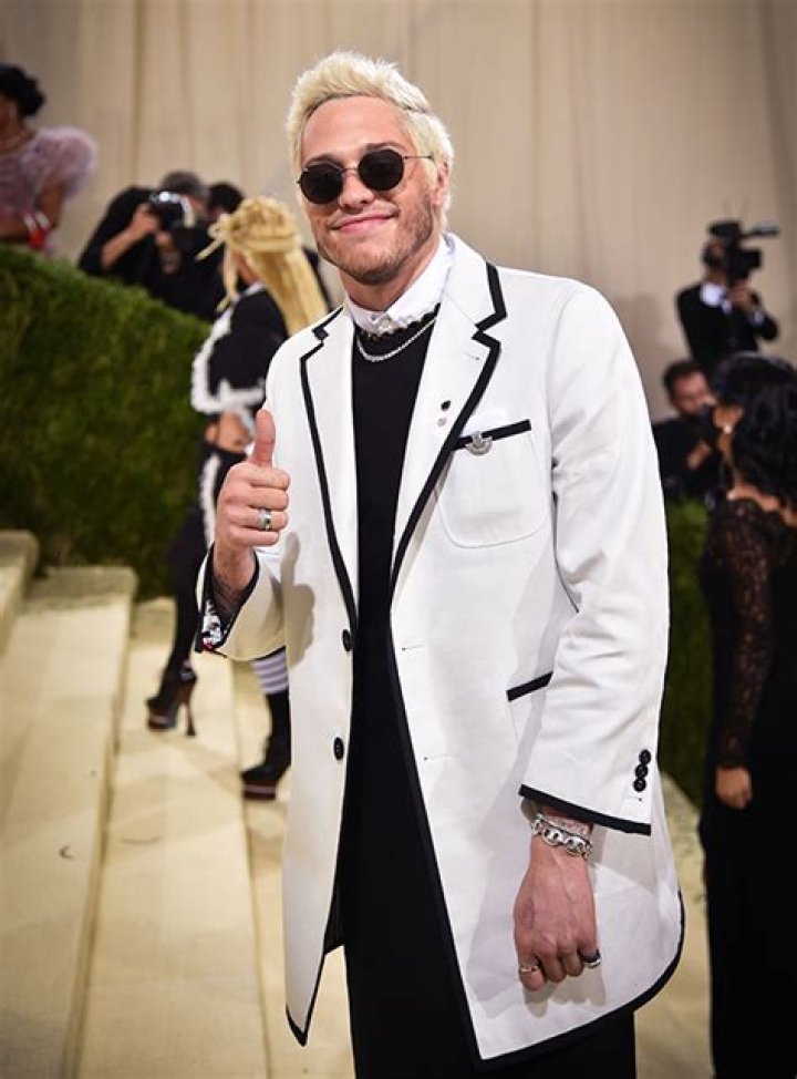 Pete Davidson’s Met Gala 2021 Outfit: Photo – Hollywood Life