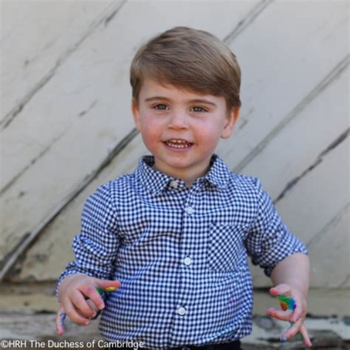 Prince Louis, 2, Proudly Claps For Healthcare Workers With Parents & Siblings In Sweet Video