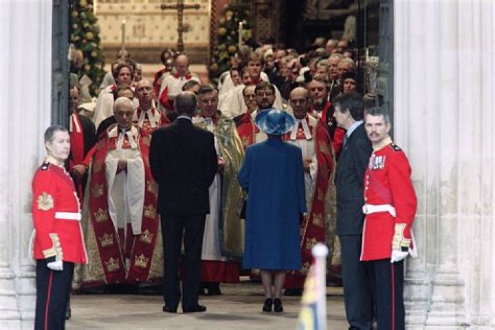 Queen Elizabeth II ‘Deeply Hurt’ That ‘3 Out Of 4’ Of Her Kids Got Divorced — Report