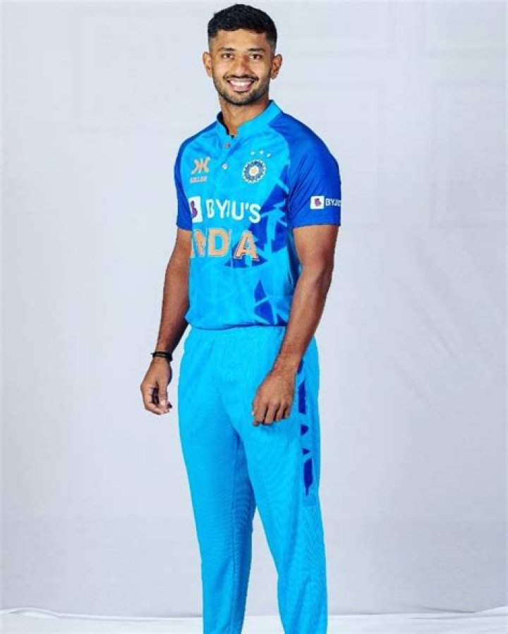 Rahul Tripathi Height, Weight, Age, Body Statistics