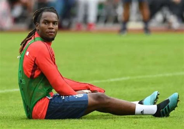 Renato Sanches | Bio-salary, net worth, married, affair, dating, girlfriend, children, age, nationality, career, relationship, height