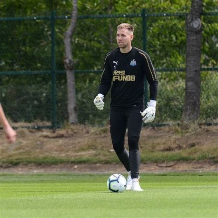 Rob Elliot Bio, Age, Net Worth, Salary, Market Value, Stats, & Transfer: Is He Married?