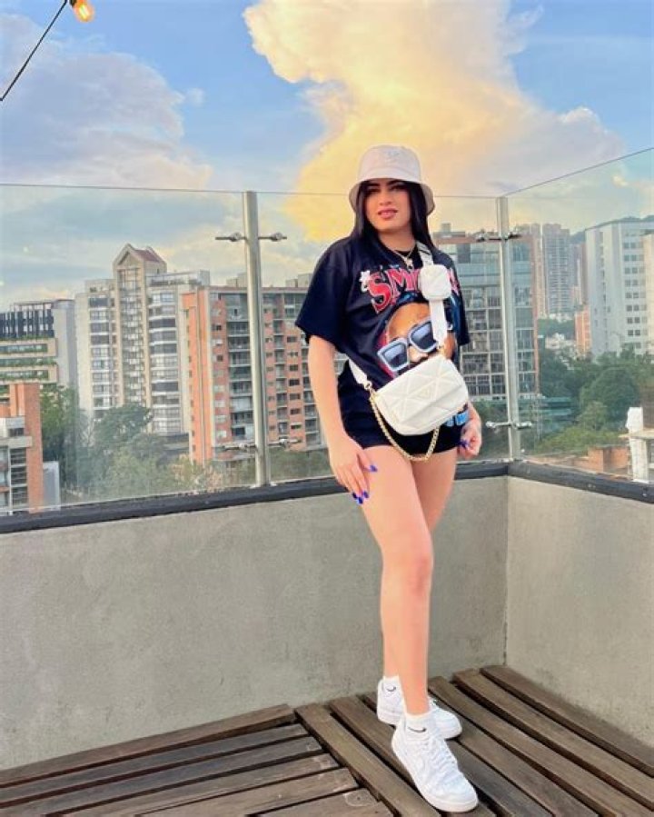 Roxanna Somoza: Instagram Star Detailed Bio, Age, Birthday, & Height Insights and more