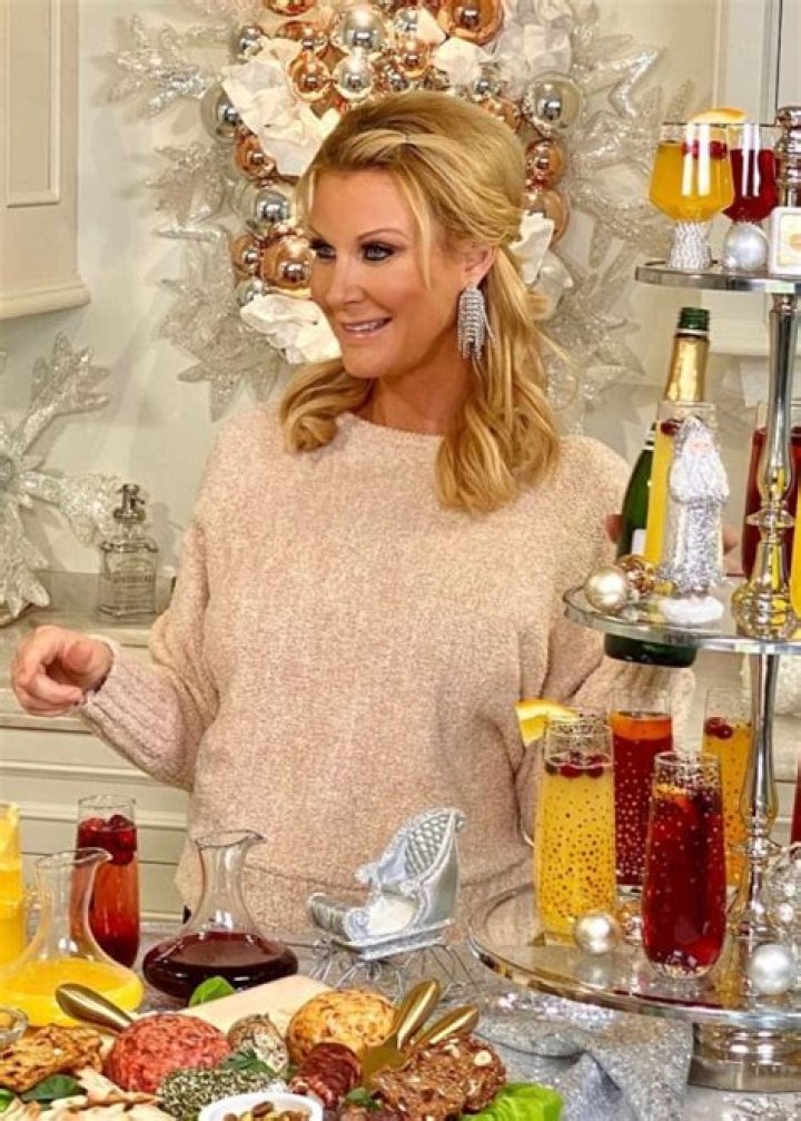Sandra Lee Height, Weight, Age, Family, Facts, Education, Biography