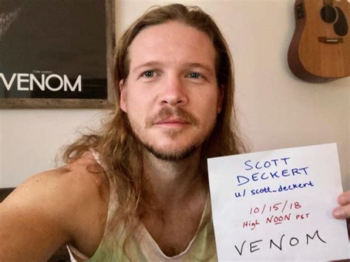 Scott Deckert Spills the Tea on Working on New Film “Venom” – Exclusive – Celeb Secrets