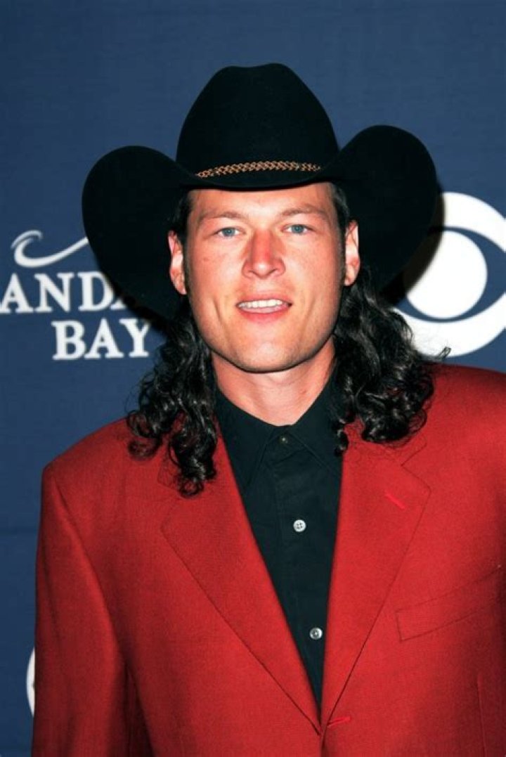 See Photos Of Country Superstar – Hollywood Life