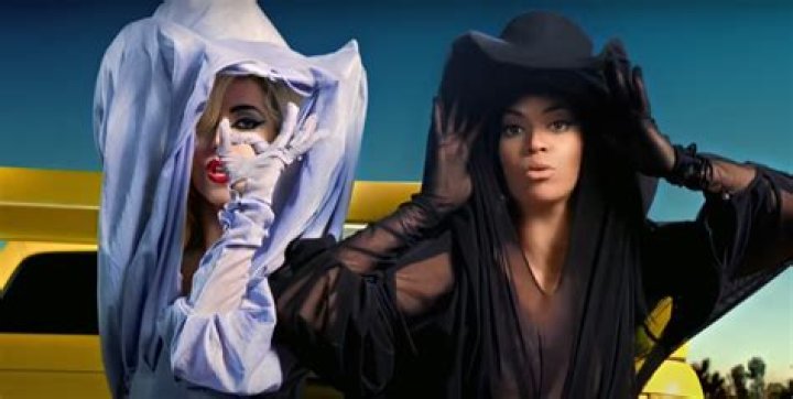 Sex Scene In Her Music Video – Hollywood Life